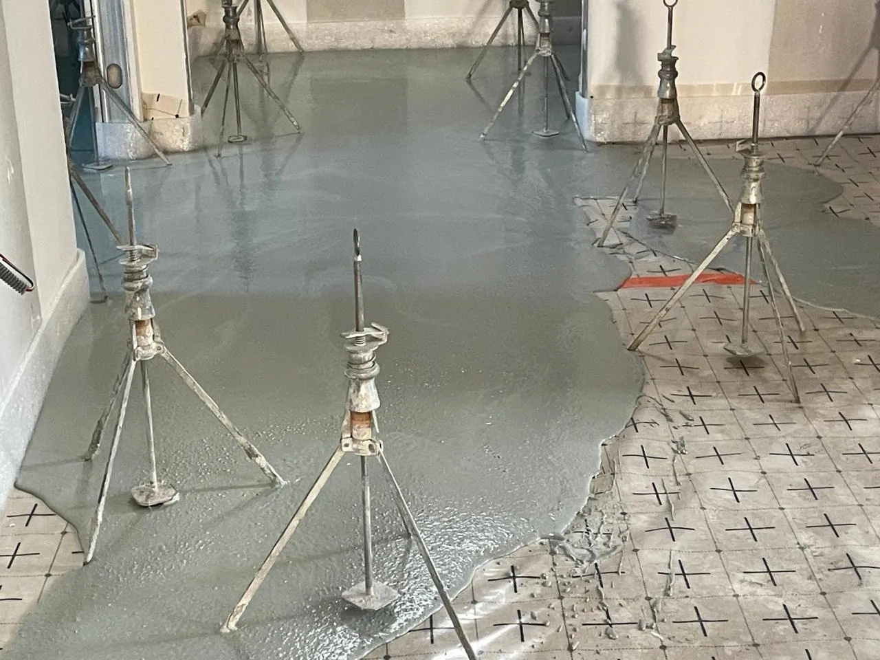 Chape fluide coulée